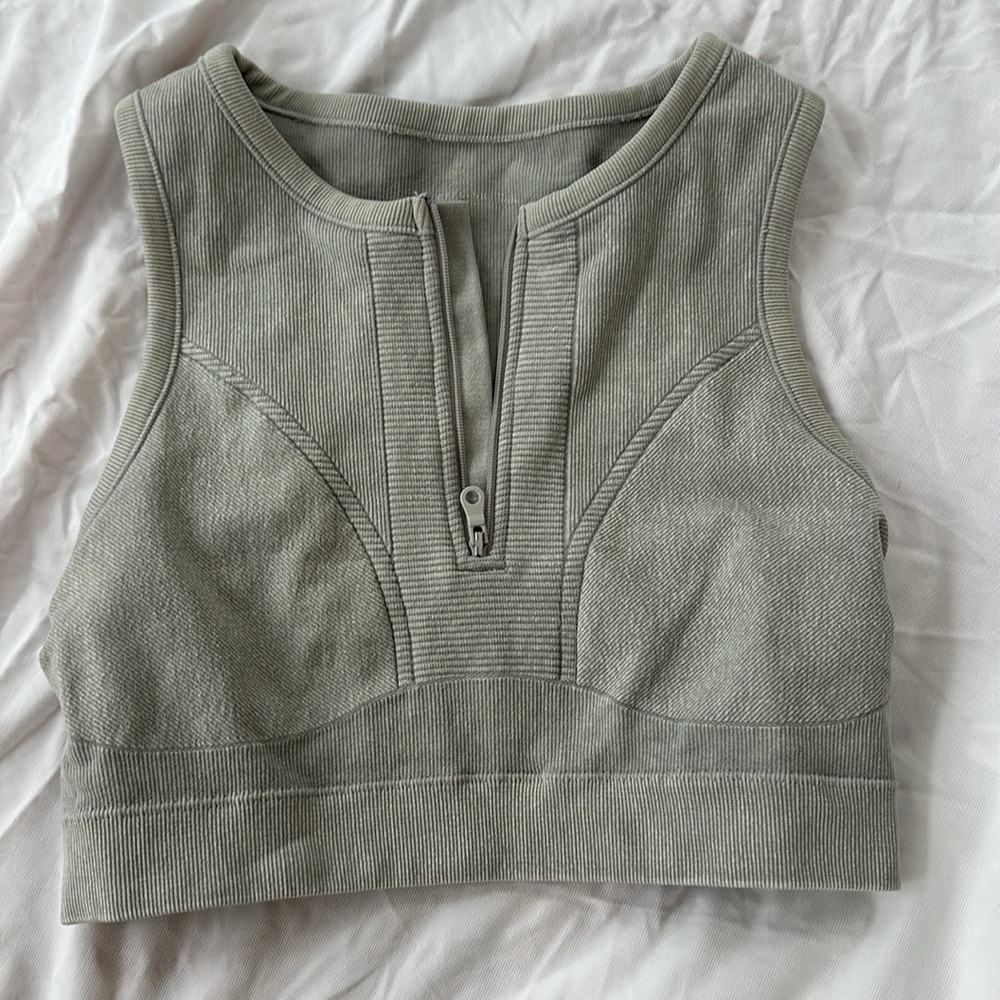 Workout Zip Crop Top